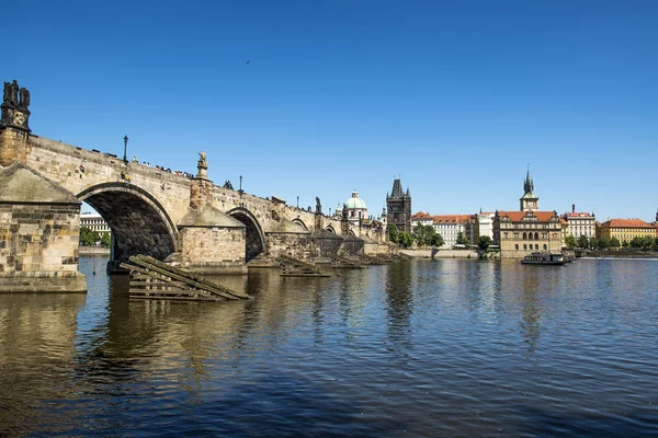 Karelsbrug in Praag, Tsjechië — Stockfoto