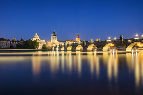 Prager Brücke bei Nacht — Stockfoto
