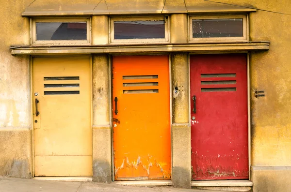 Três portas coloridas — Fotografia de Stock