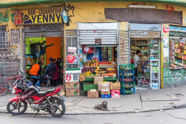 Bar and Market on Street Corner — Stock Photo, Image