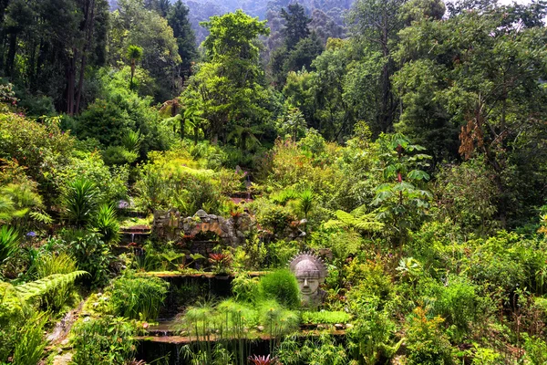 モンセラーテの基部の庭 — ストック写真