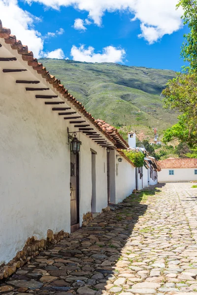 Colonial Street and Cobblestone — Stock Photo, Image