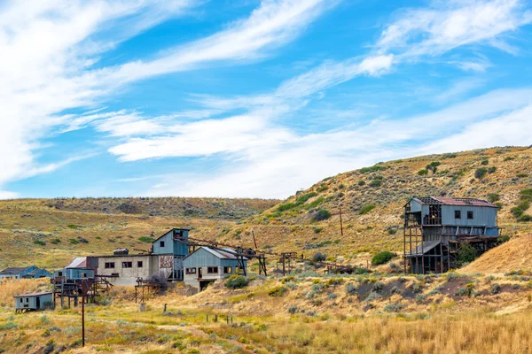 Opuszczoną kopalnię w pobliżu Red Lodge, Montana — Zdjęcie stockowe