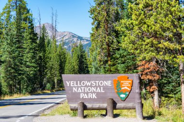 Yellowstone National Park Entrance clipart