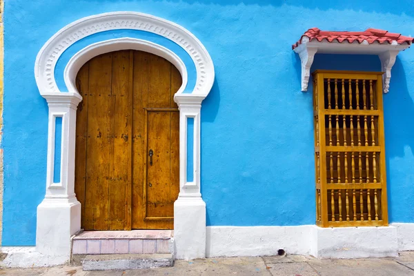 Arquitectura colonial azul claro — Foto de Stock