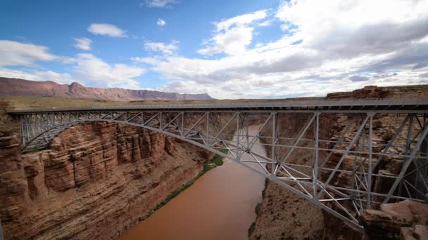 Мраморный каньон и мост — стоковое видео