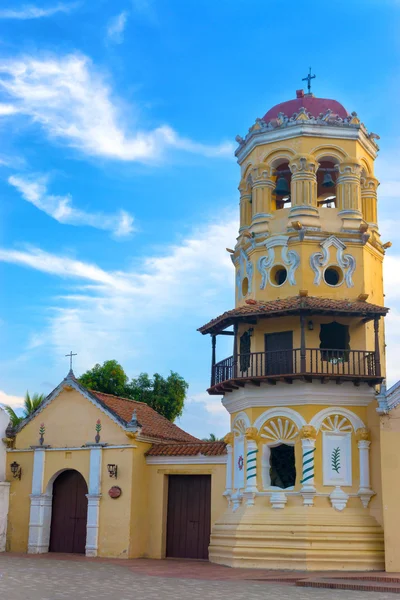 Historische koloniale kerk — Stockfoto