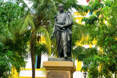 Simon Bolivar Statue clipart
