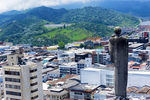 Staty med utsikt över Manizales, Colombia — Stockfoto