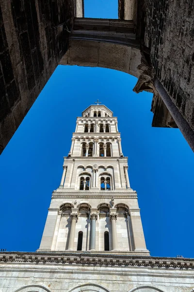Vista Imponente Torre São Domnius Split Histórico Croácia — Fotografia de Stock