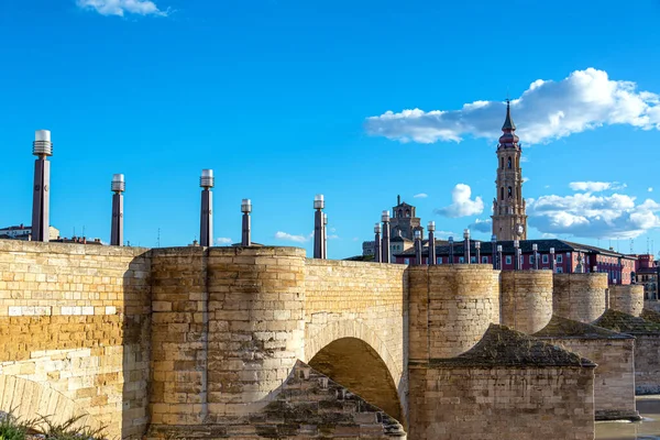 Historische Brücke Und Architektur Zentrum Von Zaragoza Spanien — Stockfoto