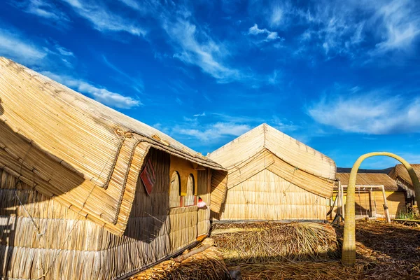 Uros Flutuante Ilhas Casas — Fotografia de Stock