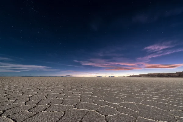 Pisos de sal de Uyuni en la noche —  Fotos de Stock