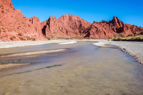 Río y Red Dramatic Hills — Foto de Stock