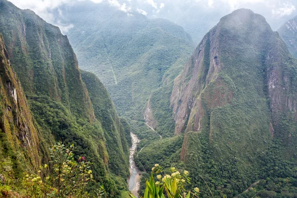 Montanhas em torno de machu picchu — Fotografia de Stock