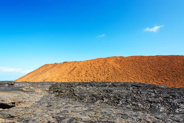 Paisaje negro y rojo —  Fotos de Stock