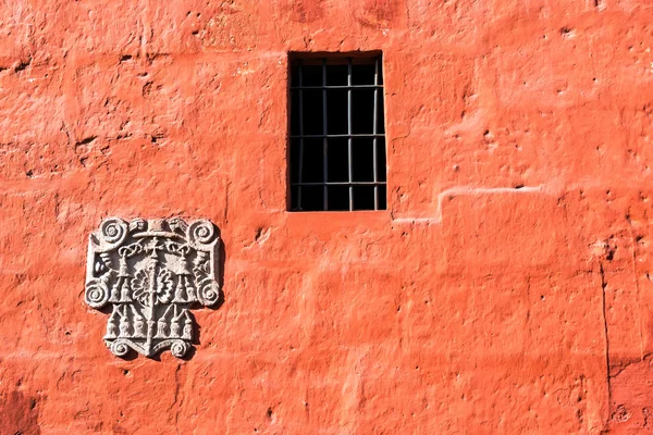 Parede vermelha do mosteiro de Santa Catalina — Fotografia de Stock