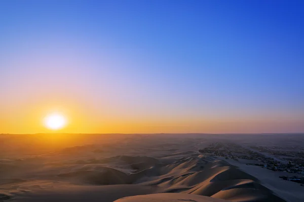 Tramonto in un deserto — Foto Stock