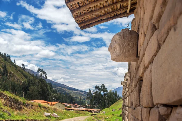 Maschera di pietra a Chavin de Huantar — Foto Stock