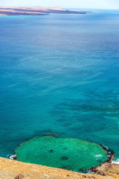 Unterwasserkrater senkrecht in Galapagos — Stockfoto