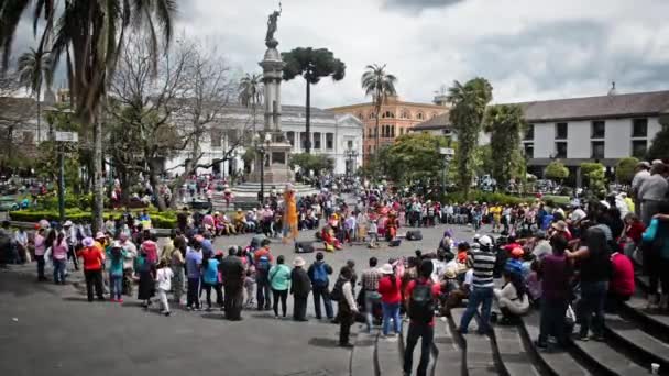 Quito Plaza Actividad — Vídeo de stock