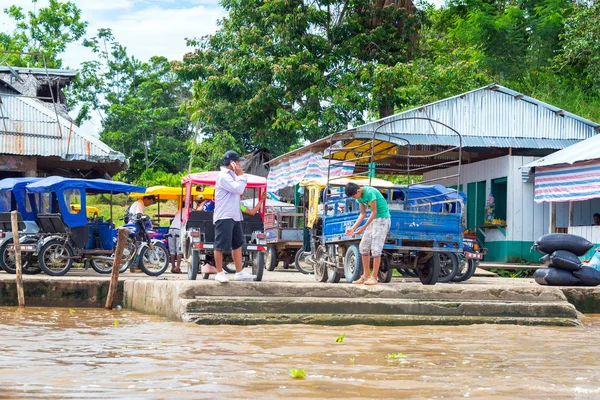 Rickshaws cerca de Iquitos, Perú — Foto de Stock