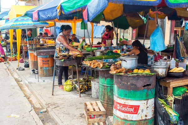 Exotische Lebensmittel auf einem Markt — Stockfoto