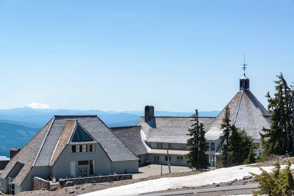 Timberline Lodge ve Mt Jefferson — Stok fotoğraf