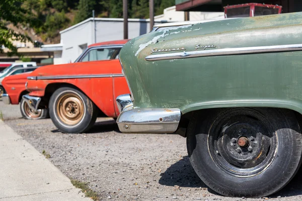 Fila di auto classiche — Foto Stock