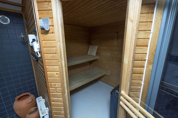 Sauna Odasının Manzarasını Kapatın Ahşap Duvarlar Koltuklar Sağlık Kavramı — Stok fotoğraf