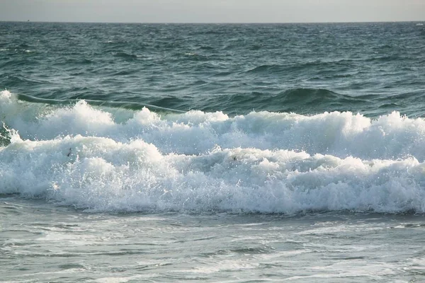 Oceano Pacífico Linha Costeira Fundo Céu Bela Natureza Fundos — Fotografia de Stock