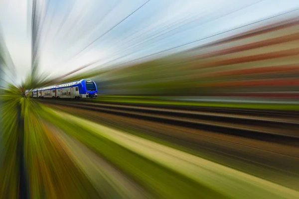 Bulanık Manzarada Hız Treninin Güzel Manzarası Güzel Arka Planlar — Stok fotoğraf
