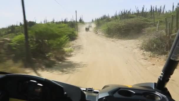 Tour Utv Aruba Todoterreno Increíble Paisaje Desértico Piedra Cielo Azul — Vídeos de Stock