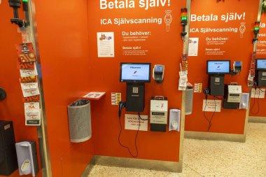 Büyük ticaret zinciri ICA 'nın tarama istasyonlarını kapatın. Avrupa. İsveç. Uppsala. 12.07.2020.