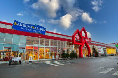 Bauhaus mağazasına girişin yakın görüntüsü. İş konsepti. Uppsala. İsveç. 12.23.2020.