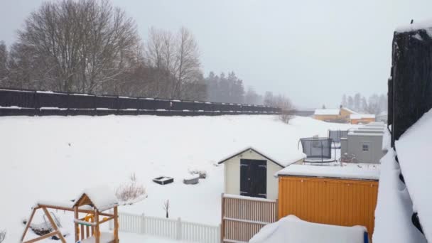 Prachtig Uitzicht Besneeuwde Achtertuinen Van Herenhuizen Winter Achtergronden Zweden — Stockvideo