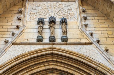 Kilisenin güzel dekorasyon unsurunun yakın görüntüsü. Domkyrka. Uppsala. Avrupa. İsveç.
