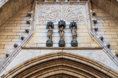 Kilisenin güzel dekorasyon unsurunun yakın görüntüsü. Domkyrka. Uppsala. Avrupa. İsveç.