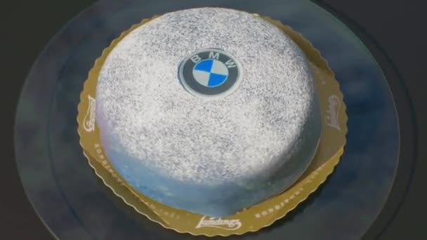 Close View Beautiful Bmw Cake Rotating Plate Uppsala Sweden 2021 — Stock Video