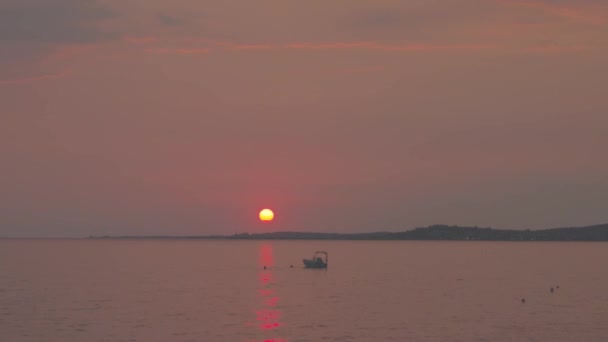 Υπέροχη Ομορφιά Κόκκινο Ηλιοβασίλεμα Ελλάδα Νησί Αξέχαστη Θέα Καταπληκτικό Φόντο — Αρχείο Βίντεο