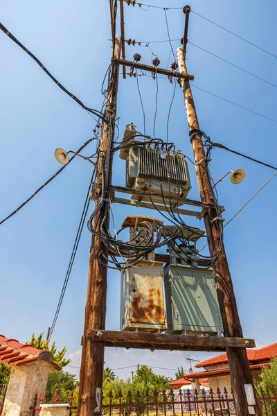 Vista Perto Antiga Linha Energia Fundo Céu Azul Grécia — Fotografia de Stock