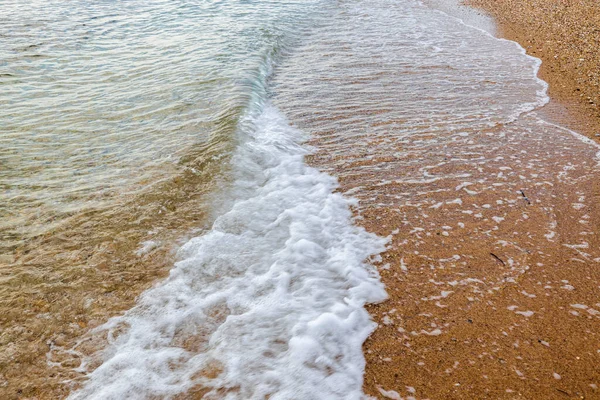 Όμορφη Αμμουδιά Και Γαλαζοπράσινα Νερά Ελλάδα Εκπληκτικό Υπόβαθρο — Φωτογραφία Αρχείου