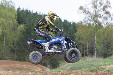 Dört binici yarışta atlıyor