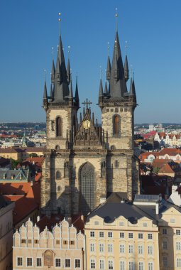 Prag 'da Tyn' den önceki kilisemiz.