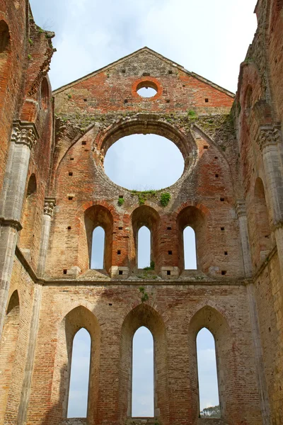 Ruïnes van de kerk — Stockfoto