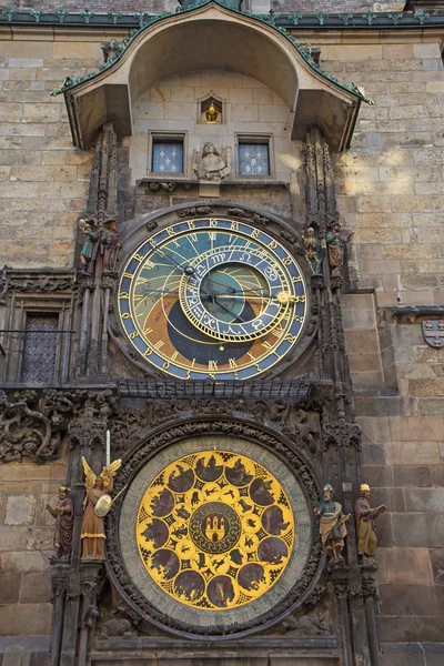 Astronomische Uhr am alten Rathaus in Prag — Stockfoto