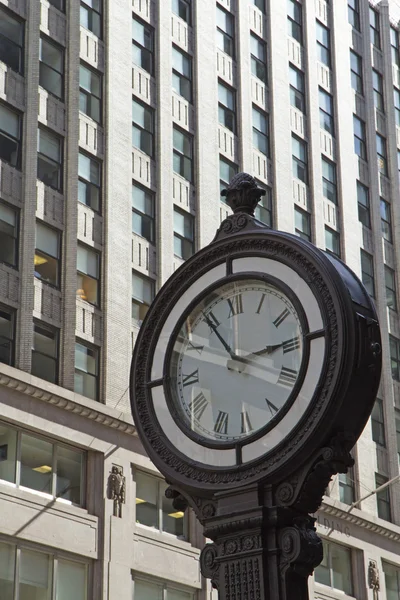 Street clock on the street in Manhattan. — Stock Photo, Image