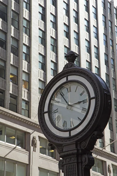 Straat klok op de straat in manhattan. — Stockfoto