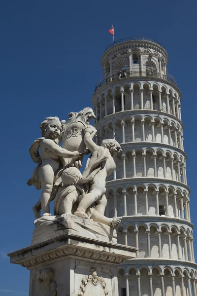 Statue And Leaning Tower Of Pisa — Stock Photo, Image