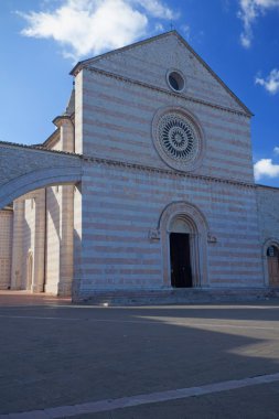 Basilica di Santa Chiara için giriş 